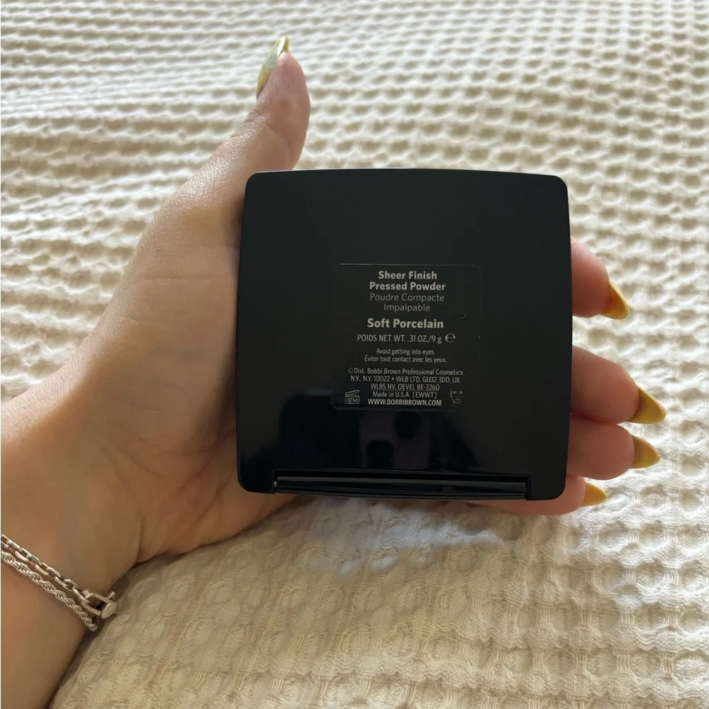 NWOT BOBBI BROWN Sheer Finish Pressed Powder Soft Porcelain .31 oz